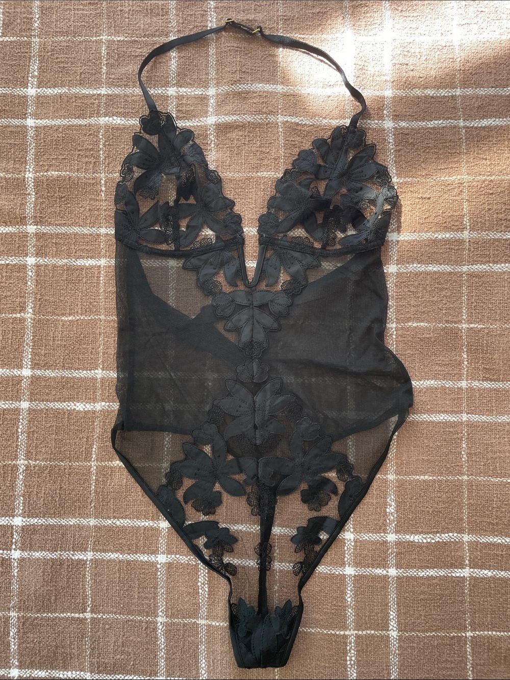 EUC Victoria's Secret Black Sheer Floral Lace Signature V Plunge Bodysuit Size M